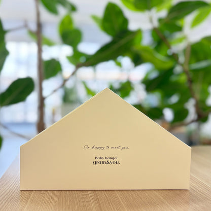 〈gram&you.〉刻印バースデーハンガー