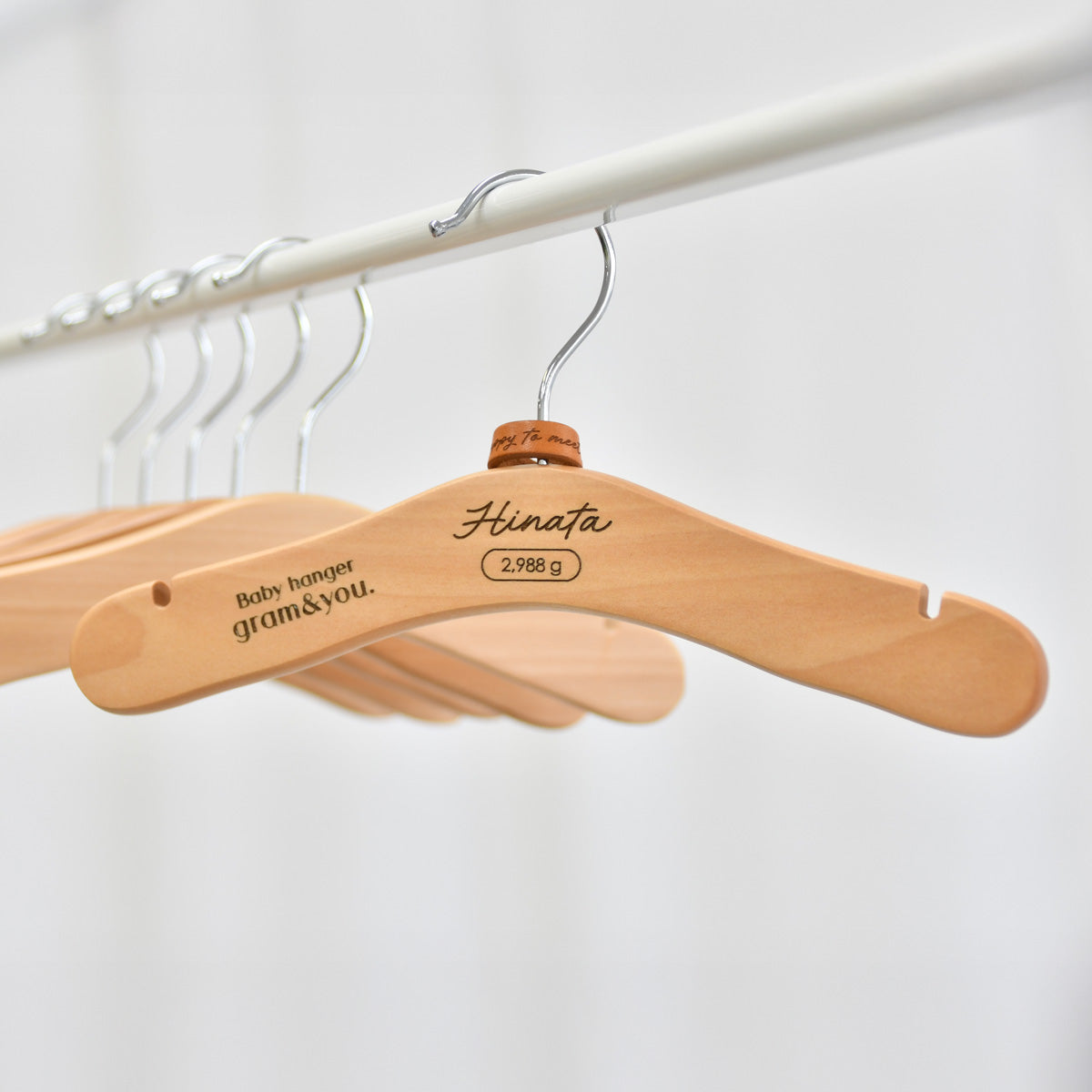 〈gram&you.〉刻印バースデーハンガー