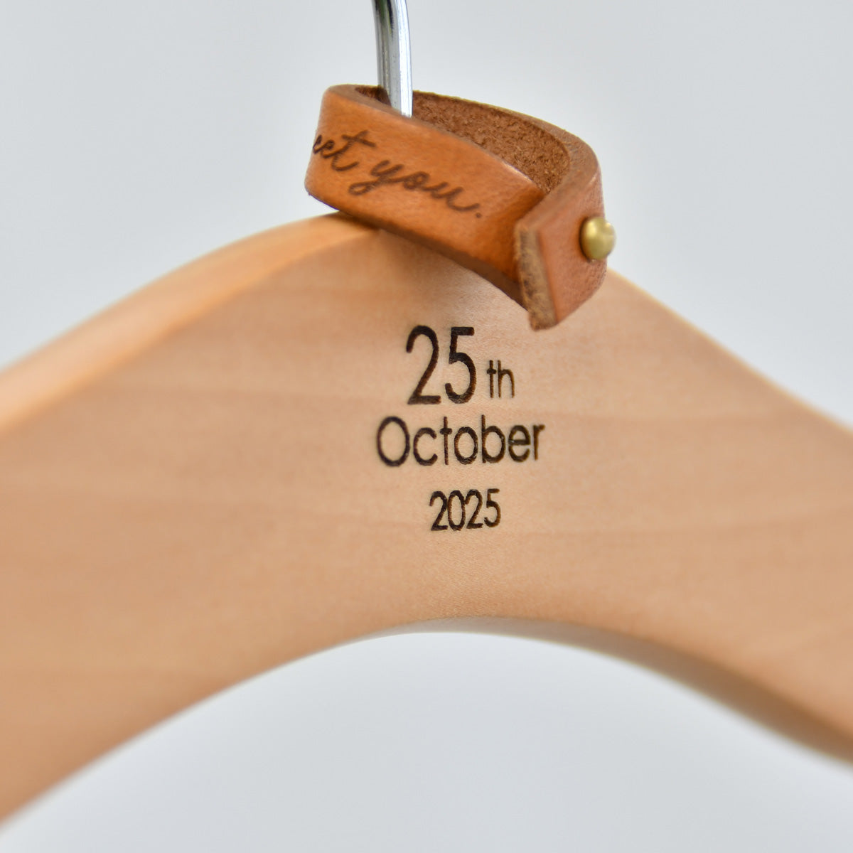 〈gram&you.〉刻印バースデーハンガー