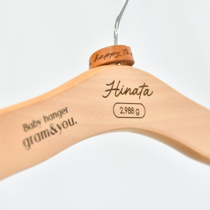 〈gram&you.〉刻印バースデーハンガー